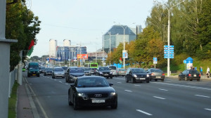 Вождение в Минске потребует от вас полного сосредоточения на дорожных знаках, светофорах, полос дорожной разметки и пешеходах.